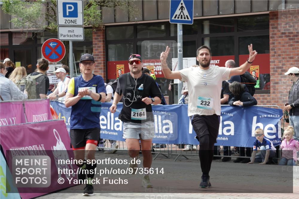 10.05.2026 - 8. Wedeler Halbmarathon Yannick Fuchs http://msf.ph/oto/9735614 10.05.2026 11:57:07 Ziel 232, 250, 559, 2164 meine-sportfotos.de
