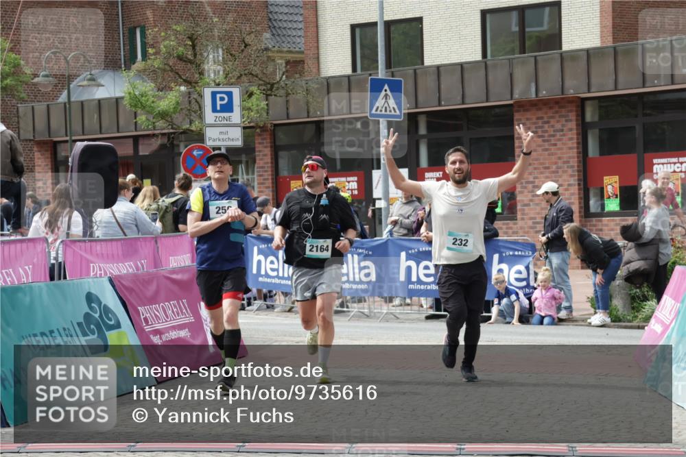 10.05.2026 - 8. Wedeler Halbmarathon Yannick Fuchs http://msf.ph/oto/9735616 10.05.2026 11:57:08 Ziel 232, 250, 559, 2164 meine-sportfotos.de
