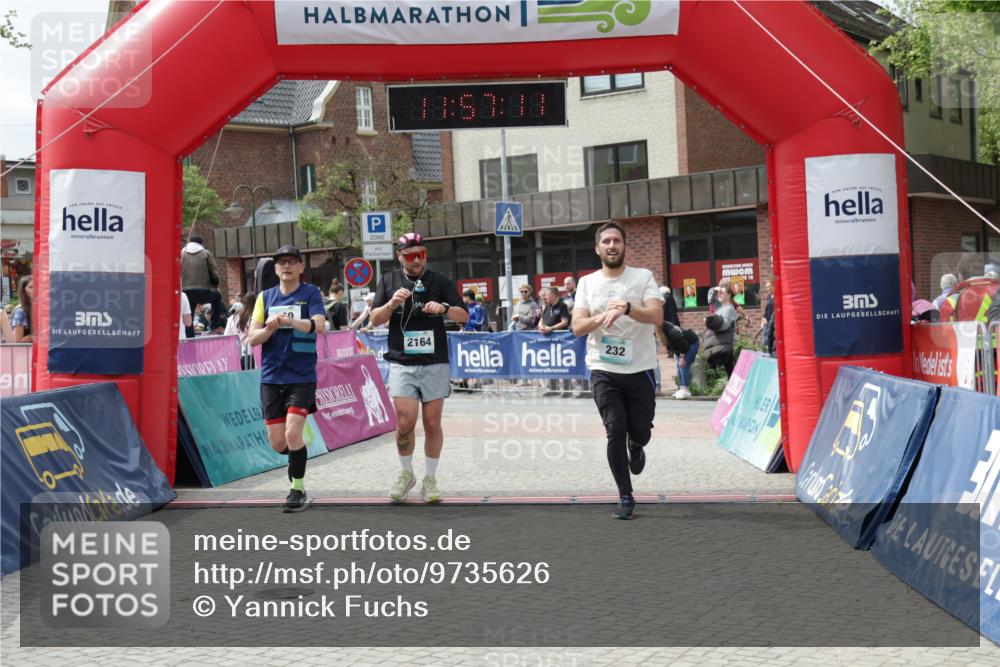 10.05.2026 - 8. Wedeler Halbmarathon Yannick Fuchs http://msf.ph/oto/9735626 10.05.2026 11:57:09 Ziel 232, 250, 2164 meine-sportfotos.de