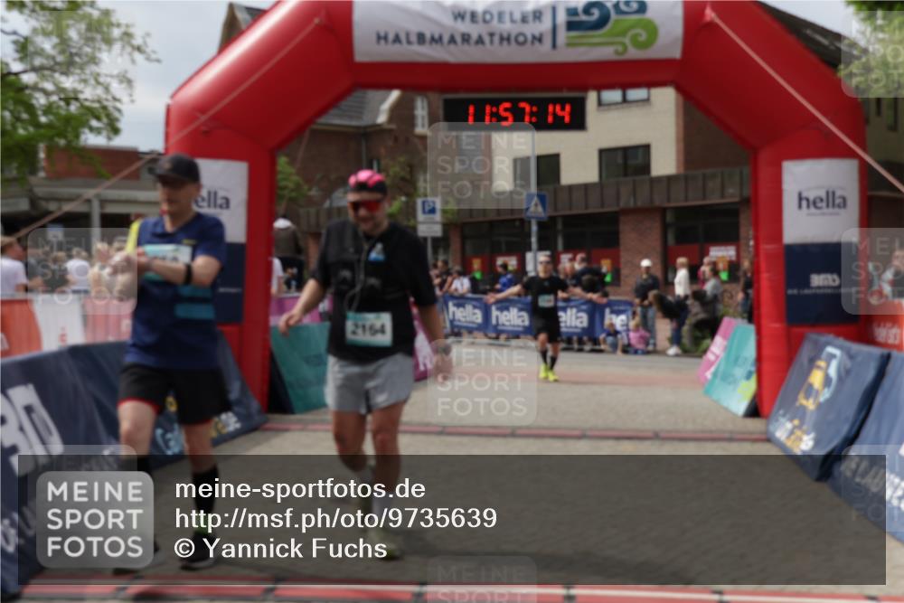 10.05.2026 - 8. Wedeler Halbmarathon Yannick Fuchs http://msf.ph/oto/9735639 10.05.2026 11:57:12 Ziel 232, 250, 2159, 2164 meine-sportfotos.de