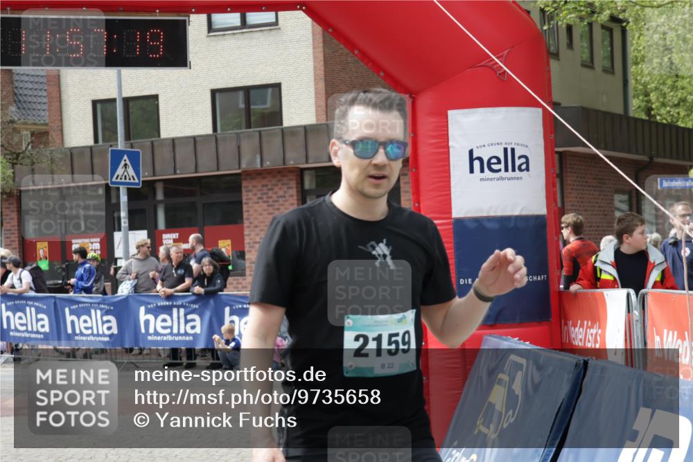 10.05.2026 - 8. Wedeler Halbmarathon Yannick Fuchs http://msf.ph/oto/9735658 10.05.2026 11:57:17 Ziel 2159 meine-sportfotos.de