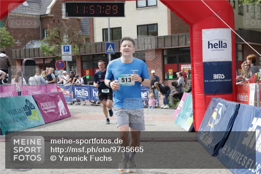 10.05.2026 - 8. Wedeler Halbmarathon Yannick Fuchs http://msf.ph/oto/9735665 10.05.2026 11:57:28 Ziel 513, 588, 999 meine-sportfotos.de