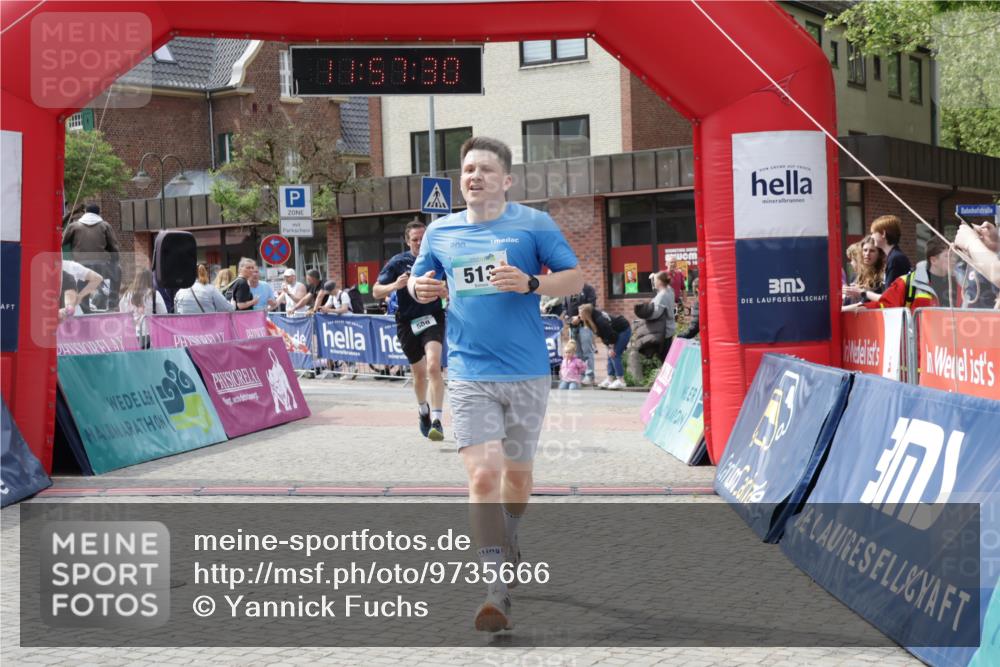 10.05.2026 - 8. Wedeler Halbmarathon Yannick Fuchs http://msf.ph/oto/9735666 10.05.2026 11:57:28 Ziel 513, 588, 999 meine-sportfotos.de