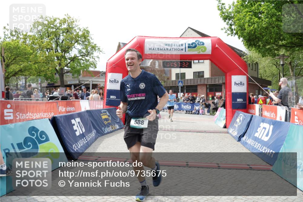10.05.2026 - 8. Wedeler Halbmarathon Yannick Fuchs http://msf.ph/oto/9735675 10.05.2026 11:57:30 Ziel 513, 588, 999 meine-sportfotos.de