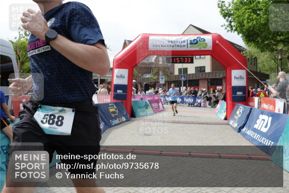 10.05.2026 - 8. Wedeler Halbmarathon Yannick Fuchs http://msf.ph/oto/9735678 10.05.2026 11:57:31 Ziel 513, 588, 999 meine-sportfotos.de