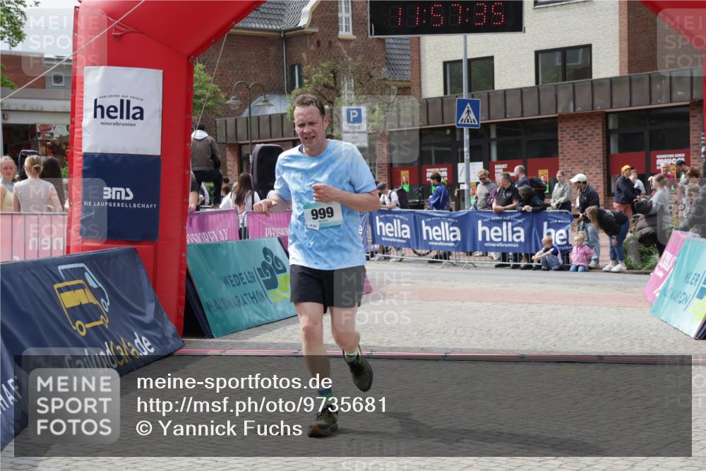 10.05.2026 - 8. Wedeler Halbmarathon Yannick Fuchs http://msf.ph/oto/9735681 10.05.2026 11:57:33 Ziel 588, 999 meine-sportfotos.de