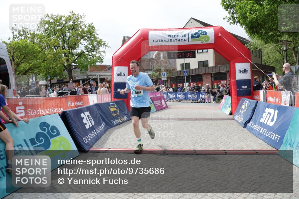 10.05.2026 - 8. Wedeler Halbmarathon Yannick Fuchs http://msf.ph/oto/9735686 10.05.2026 11:57:34 Ziel 588, 999 meine-sportfotos.de