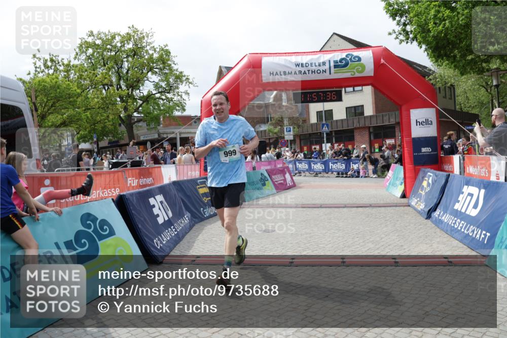 10.05.2026 - 8. Wedeler Halbmarathon Yannick Fuchs http://msf.ph/oto/9735688 10.05.2026 11:57:34 Ziel 588, 999 meine-sportfotos.de