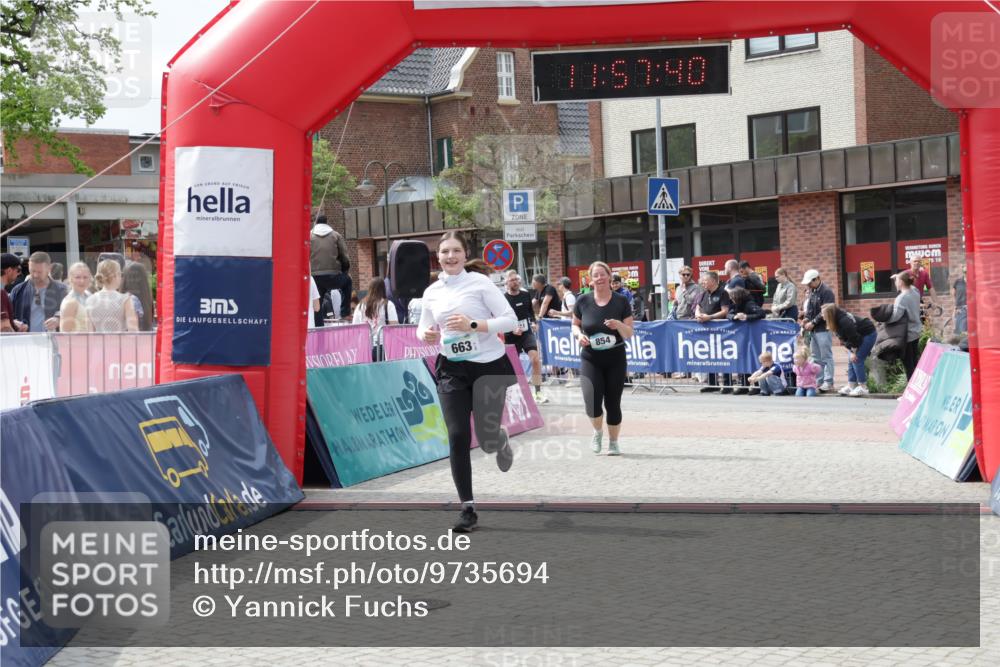 10.05.2026 - 8. Wedeler Halbmarathon Yannick Fuchs http://msf.ph/oto/9735694 10.05.2026 11:57:38 Ziel 611, 663, 854, 999 meine-sportfotos.de
