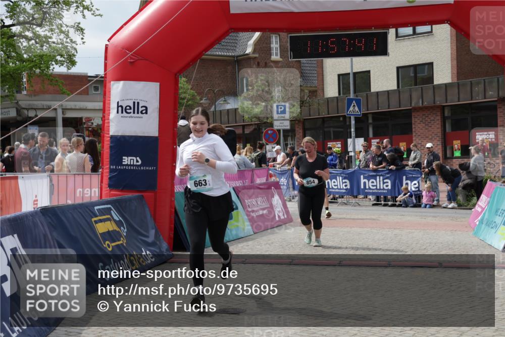 10.05.2026 - 8. Wedeler Halbmarathon Yannick Fuchs http://msf.ph/oto/9735695 10.05.2026 11:57:39 Ziel 611, 663, 854 meine-sportfotos.de