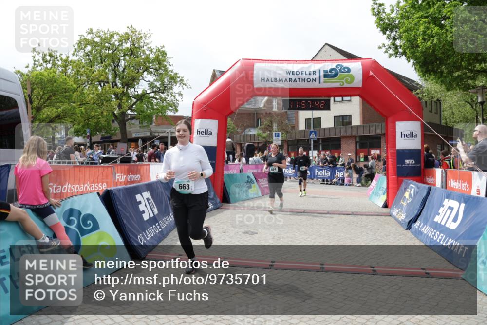 10.05.2026 - 8. Wedeler Halbmarathon Yannick Fuchs http://msf.ph/oto/9735701 10.05.2026 11:57:40 Ziel 611, 663, 854 meine-sportfotos.de