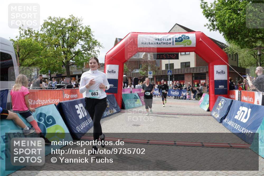 10.05.2026 - 8. Wedeler Halbmarathon Yannick Fuchs http://msf.ph/oto/9735702 10.05.2026 11:57:40 Ziel 611, 663, 854 meine-sportfotos.de