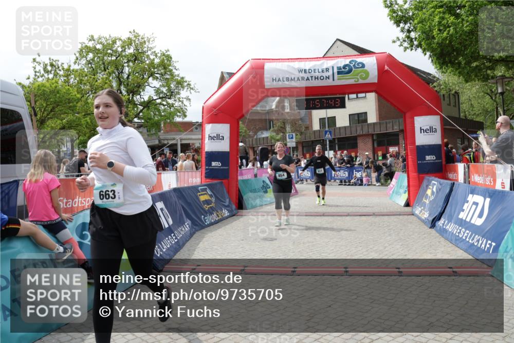 10.05.2026 - 8. Wedeler Halbmarathon Yannick Fuchs http://msf.ph/oto/9735705 10.05.2026 11:57:41 Ziel 611, 663, 854 meine-sportfotos.de