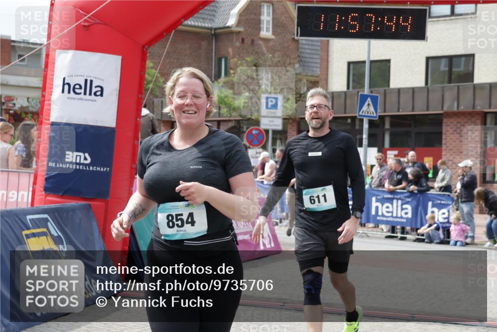 10.05.2026 - 8. Wedeler Halbmarathon Yannick Fuchs http://msf.ph/oto/9735706 10.05.2026 11:57:42 Ziel 558, 611, 663, 854 meine-sportfotos.de