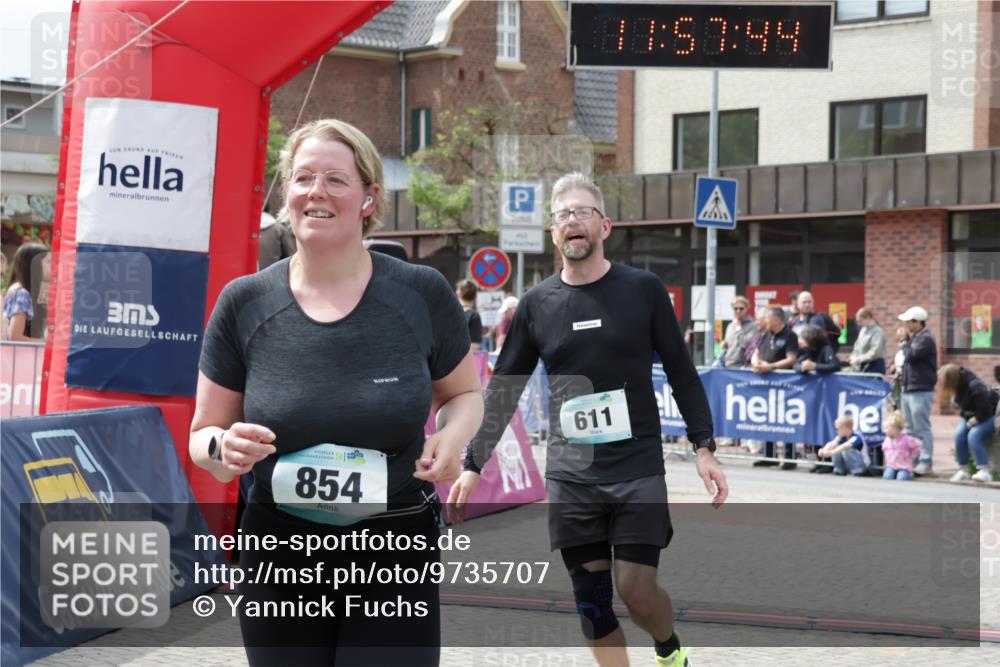 10.05.2026 - 8. Wedeler Halbmarathon Yannick Fuchs http://msf.ph/oto/9735707 10.05.2026 11:57:43 Ziel 558, 611, 663, 836, 854 meine-sportfotos.de