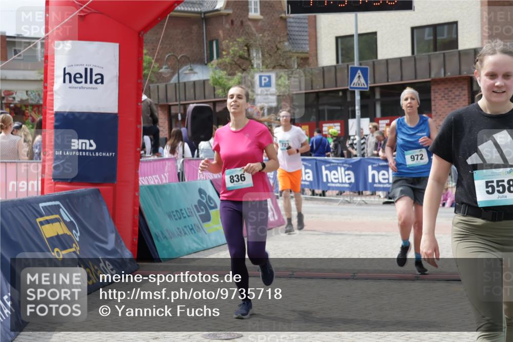 10.05.2026 - 8. Wedeler Halbmarathon Yannick Fuchs http://msf.ph/oto/9735718 10.05.2026 11:57:48 Ziel 558, 611, 723, 836, 972 meine-sportfotos.de