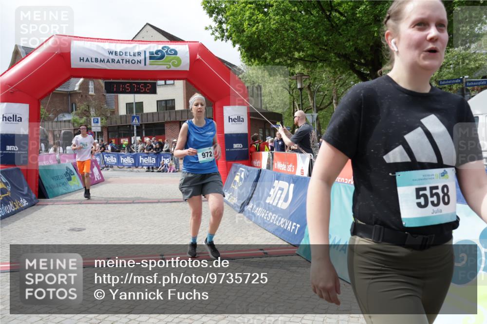 10.05.2026 - 8. Wedeler Halbmarathon Yannick Fuchs http://msf.ph/oto/9735725 10.05.2026 11:57:50 Ziel 558, 723, 836, 972 meine-sportfotos.de