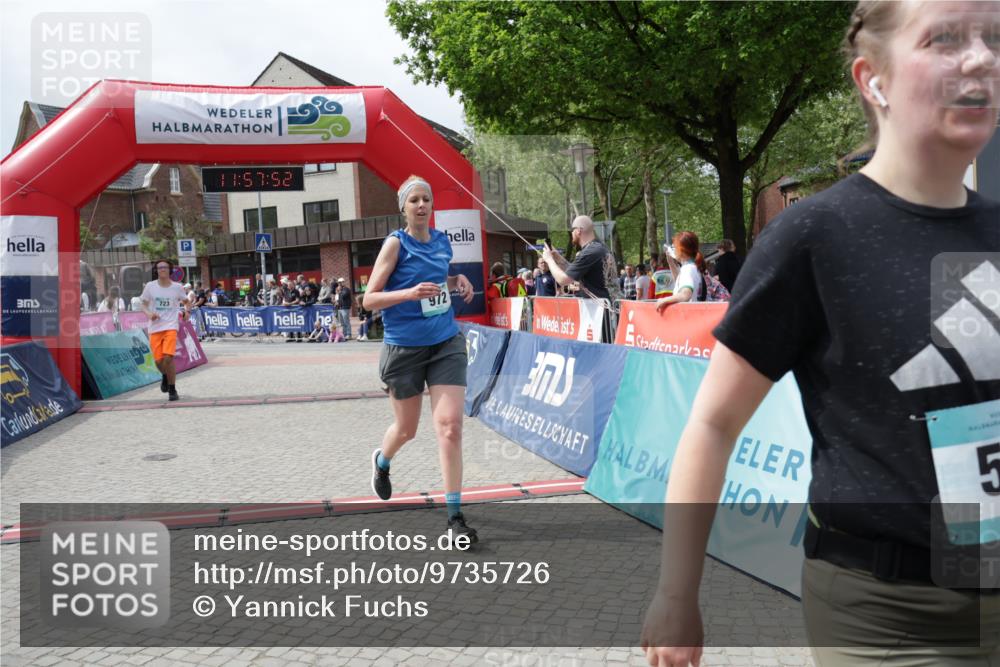 10.05.2026 - 8. Wedeler Halbmarathon Yannick Fuchs http://msf.ph/oto/9735726 10.05.2026 11:57:50 Ziel 558, 723, 836, 972 meine-sportfotos.de