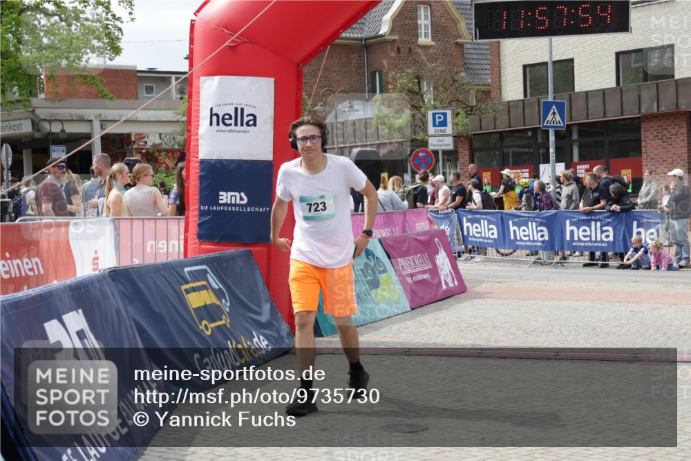 10.05.2026 - 8. Wedeler Halbmarathon Yannick Fuchs http://msf.ph/oto/9735730 10.05.2026 11:57:52 Ziel 558, 723, 836, 972 meine-sportfotos.de