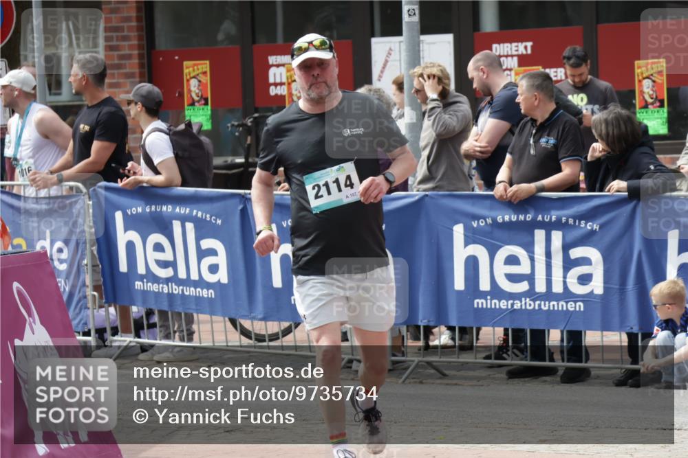10.05.2026 - 8. Wedeler Halbmarathon Yannick Fuchs http://msf.ph/oto/9735734 10.05.2026 11:57:57 Ziel 723, 2114 meine-sportfotos.de