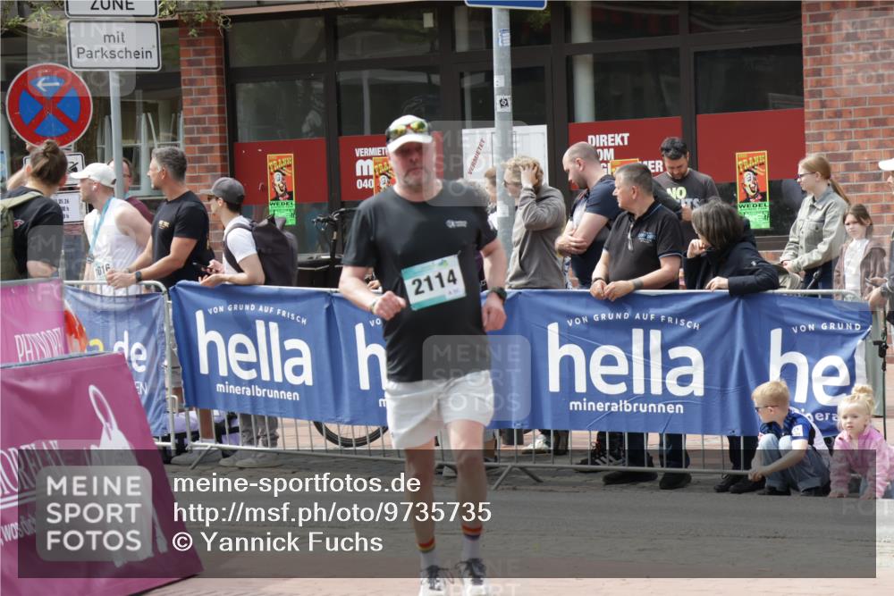 10.05.2026 - 8. Wedeler Halbmarathon Yannick Fuchs http://msf.ph/oto/9735735 10.05.2026 11:57:57 Ziel 723, 2114 meine-sportfotos.de