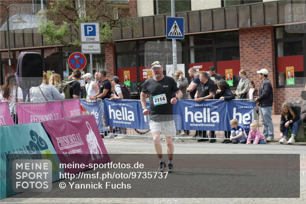 10.05.2026 - 8. Wedeler Halbmarathon Yannick Fuchs http://msf.ph/oto/9735737 10.05.2026 11:57:58 Ziel 2114 meine-sportfotos.de