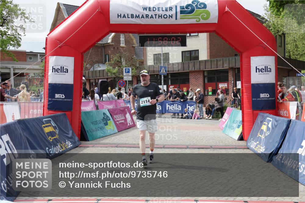 10.05.2026 - 8. Wedeler Halbmarathon Yannick Fuchs http://msf.ph/oto/9735746 10.05.2026 11:58:00 Ziel 2114, 2204 meine-sportfotos.de