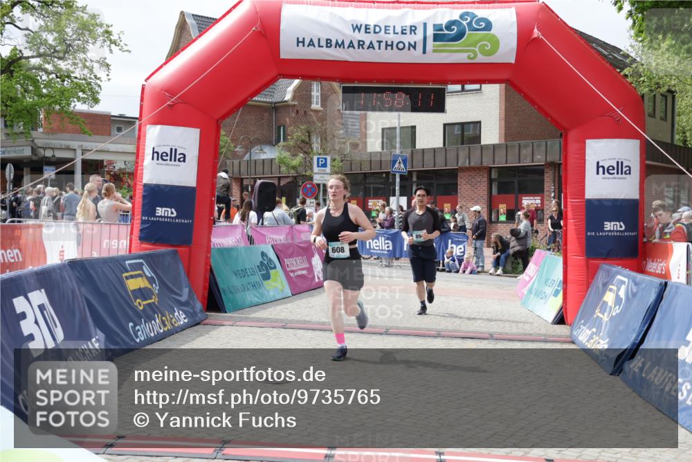 10.05.2026 - 8. Wedeler Halbmarathon Yannick Fuchs http://msf.ph/oto/9735765 10.05.2026 11:58:09 Ziel 608, 894, 2204, 2231 meine-sportfotos.de