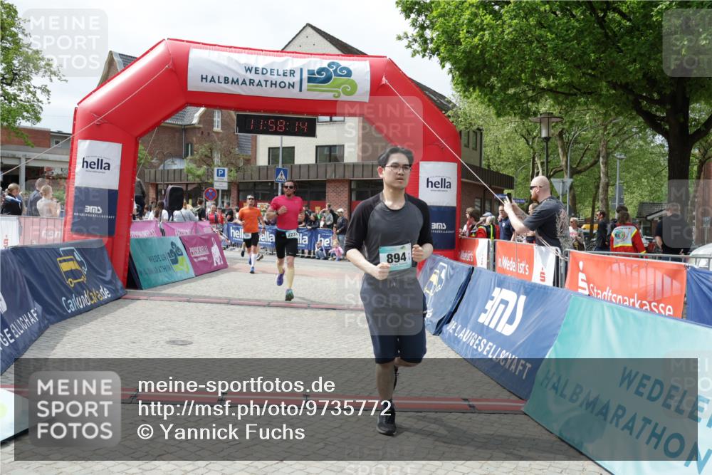 10.05.2026 - 8. Wedeler Halbmarathon Yannick Fuchs http://msf.ph/oto/9735772 10.05.2026 11:58:12 Ziel 297, 324, 608, 894, 1008, 2231 meine-sportfotos.de