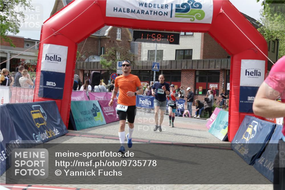10.05.2026 - 8. Wedeler Halbmarathon Yannick Fuchs http://msf.ph/oto/9735778 10.05.2026 11:58:14 Ziel 297, 324, 608, 894, 1008, 1043, 2231 meine-sportfotos.de