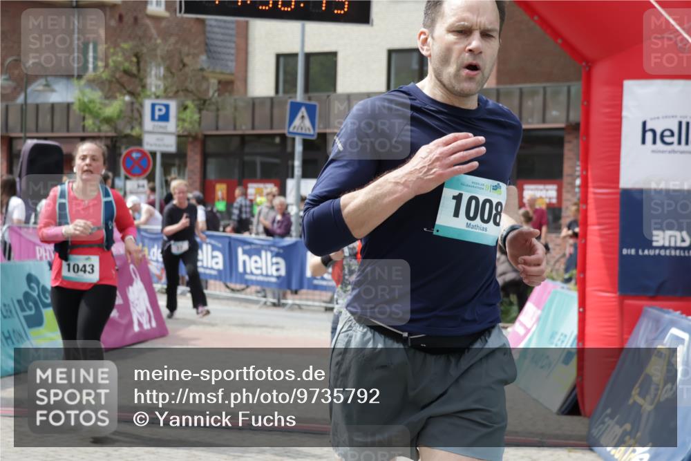 10.05.2026 - 8. Wedeler Halbmarathon Yannick Fuchs http://msf.ph/oto/9735792 10.05.2026 11:58:17 Ziel 37, 297, 324, 1008, 1043, 2231 meine-sportfotos.de