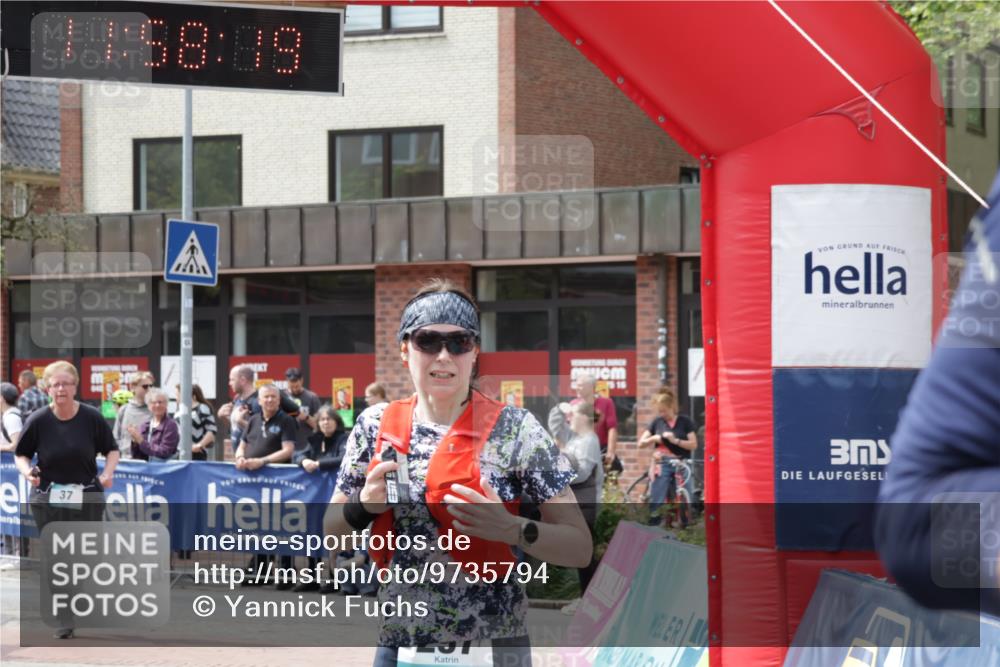10.05.2026 - 8. Wedeler Halbmarathon Yannick Fuchs http://msf.ph/oto/9735794 10.05.2026 11:58:18 Ziel 37, 297, 324, 1008, 1043, 2231 meine-sportfotos.de