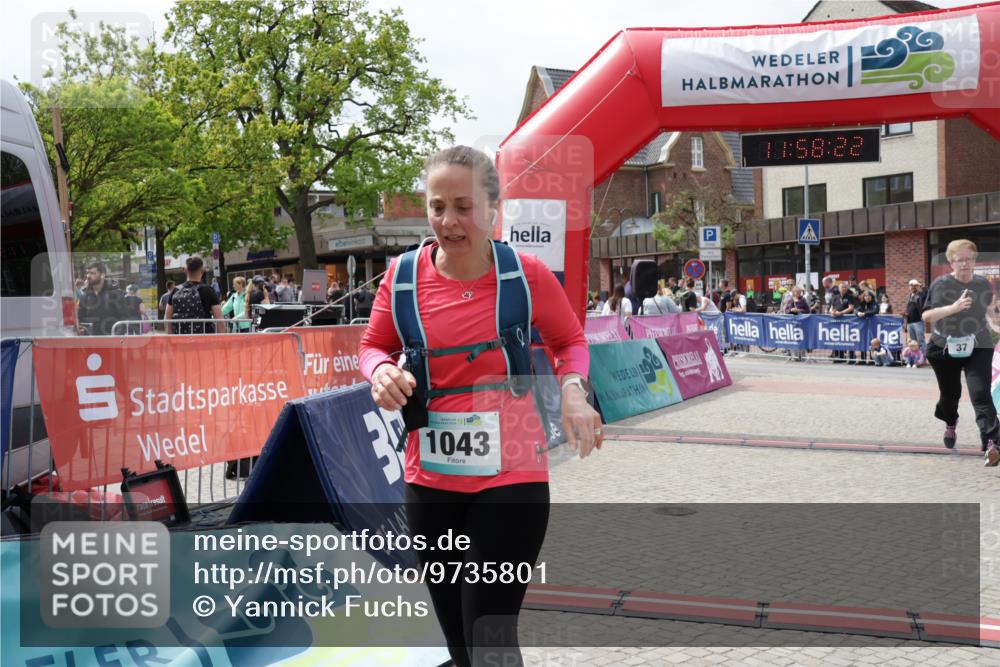 10.05.2026 - 8. Wedeler Halbmarathon Yannick Fuchs http://msf.ph/oto/9735801 10.05.2026 11:58:20 Ziel 37, 297, 324, 1008, 1043 meine-sportfotos.de