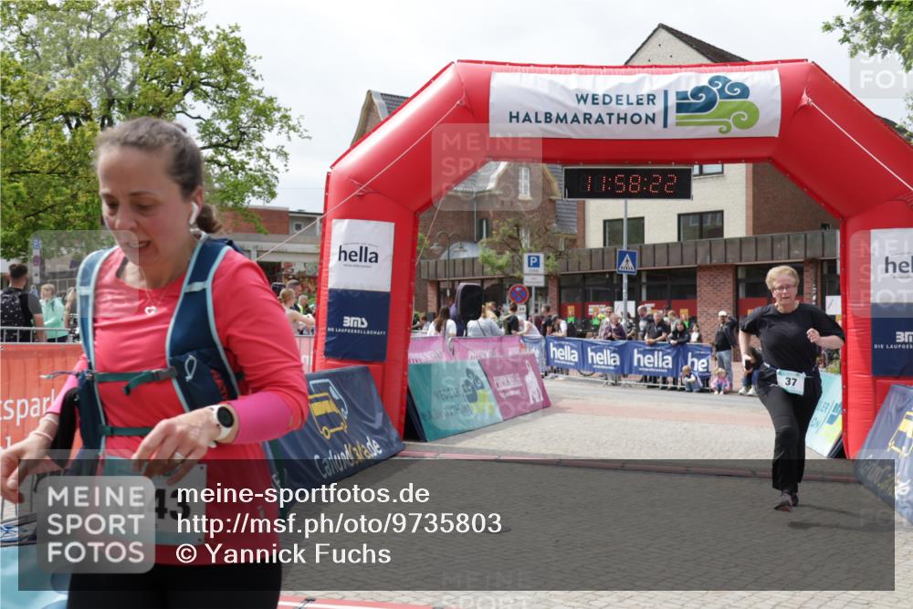 10.05.2026 - 8. Wedeler Halbmarathon Yannick Fuchs http://msf.ph/oto/9735803 10.05.2026 11:58:20 Ziel 37, 297, 324, 1008, 1043 meine-sportfotos.de
