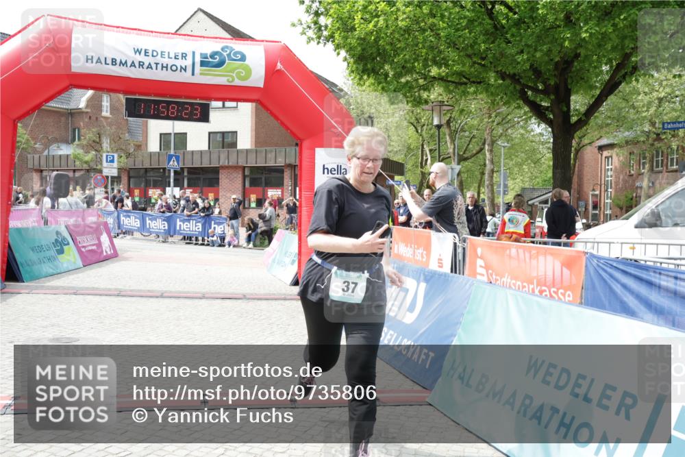 10.05.2026 - 8. Wedeler Halbmarathon Yannick Fuchs http://msf.ph/oto/9735806 10.05.2026 11:58:21 Ziel 37, 297, 1008, 1043 meine-sportfotos.de