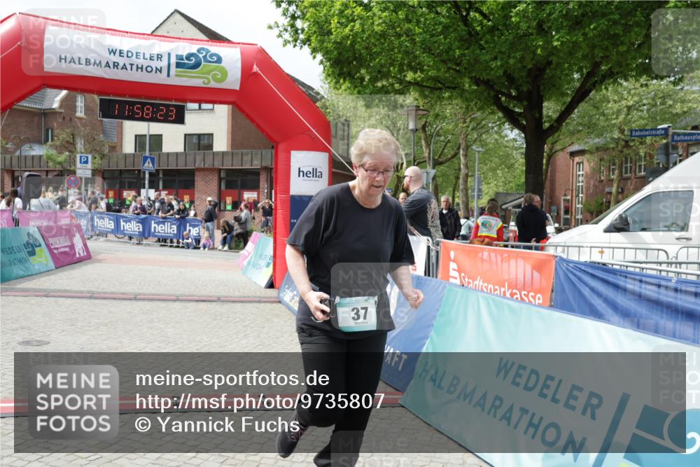 10.05.2026 - 8. Wedeler Halbmarathon Yannick Fuchs http://msf.ph/oto/9735807 10.05.2026 11:58:22 Ziel 37, 297, 1043 meine-sportfotos.de
