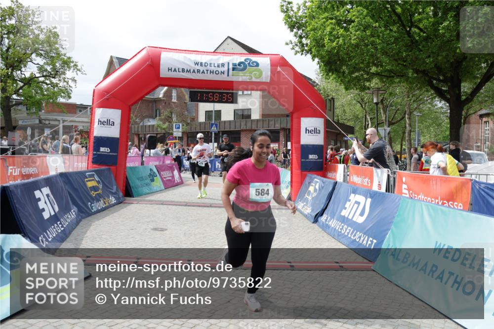 10.05.2026 - 8. Wedeler Halbmarathon Yannick Fuchs http://msf.ph/oto/9735822 10.05.2026 11:58:34 Ziel 77, 379, 380, 584, 879, 2131 meine-sportfotos.de