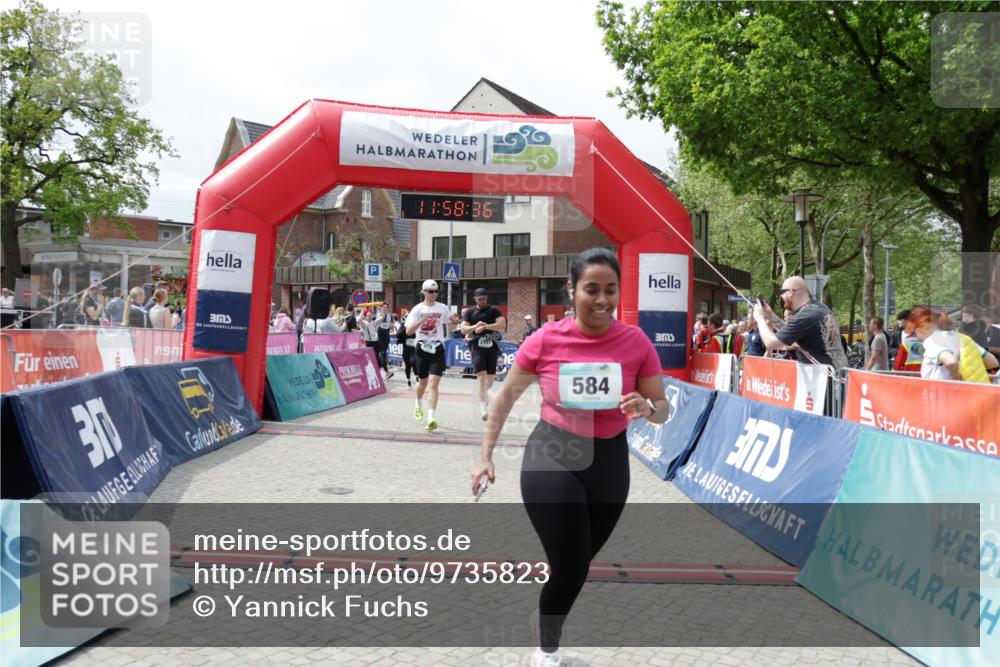 10.05.2026 - 8. Wedeler Halbmarathon Yannick Fuchs http://msf.ph/oto/9735823 10.05.2026 11:58:34 Ziel 77, 379, 380, 584, 879, 2131 meine-sportfotos.de