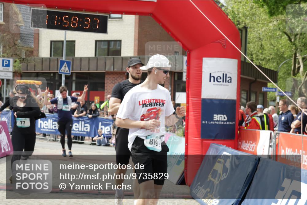10.05.2026 - 8. Wedeler Halbmarathon Yannick Fuchs http://msf.ph/oto/9735829 10.05.2026 11:58:36 Ziel 77, 379, 380, 584, 879, 2131 meine-sportfotos.de