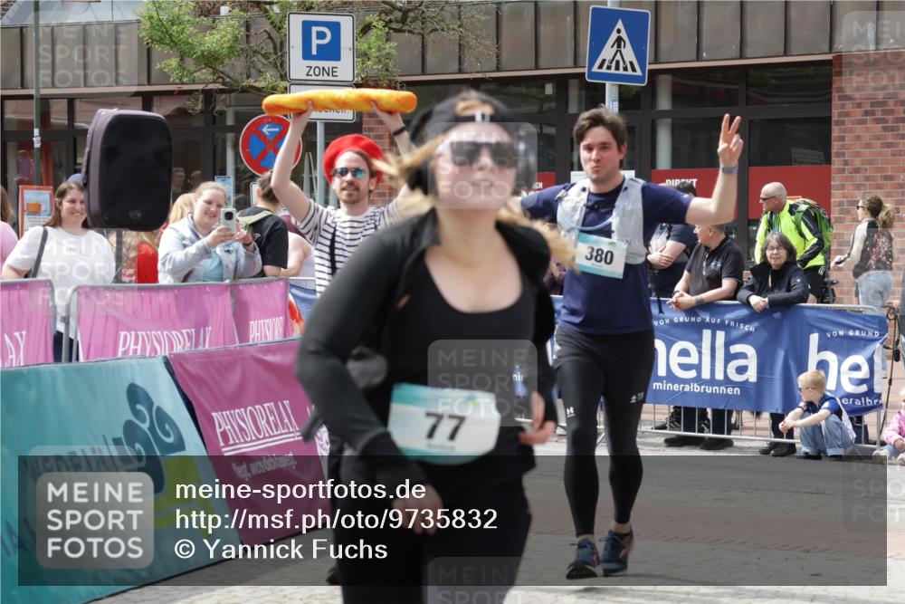 10.05.2026 - 8. Wedeler Halbmarathon Yannick Fuchs http://msf.ph/oto/9735832 10.05.2026 11:58:37 Ziel 77, 379, 380, 584, 879, 2131 meine-sportfotos.de
