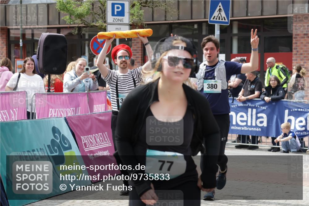 10.05.2026 - 8. Wedeler Halbmarathon Yannick Fuchs http://msf.ph/oto/9735833 10.05.2026 11:58:37 Ziel 77, 379, 380, 584, 879, 2131 meine-sportfotos.de