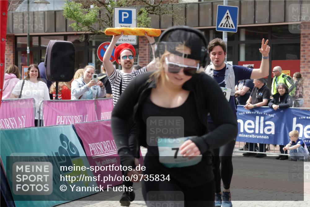 10.05.2026 - 8. Wedeler Halbmarathon Yannick Fuchs http://msf.ph/oto/9735834 10.05.2026 11:58:37 Ziel 77, 379, 380, 584, 879, 2131 meine-sportfotos.de