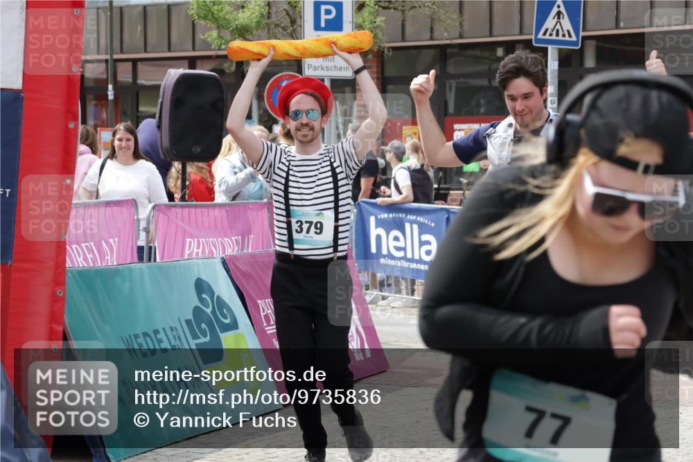 10.05.2026 - 8. Wedeler Halbmarathon Yannick Fuchs http://msf.ph/oto/9735836 10.05.2026 11:58:38 Ziel 77, 379, 380, 879, 2131 meine-sportfotos.de