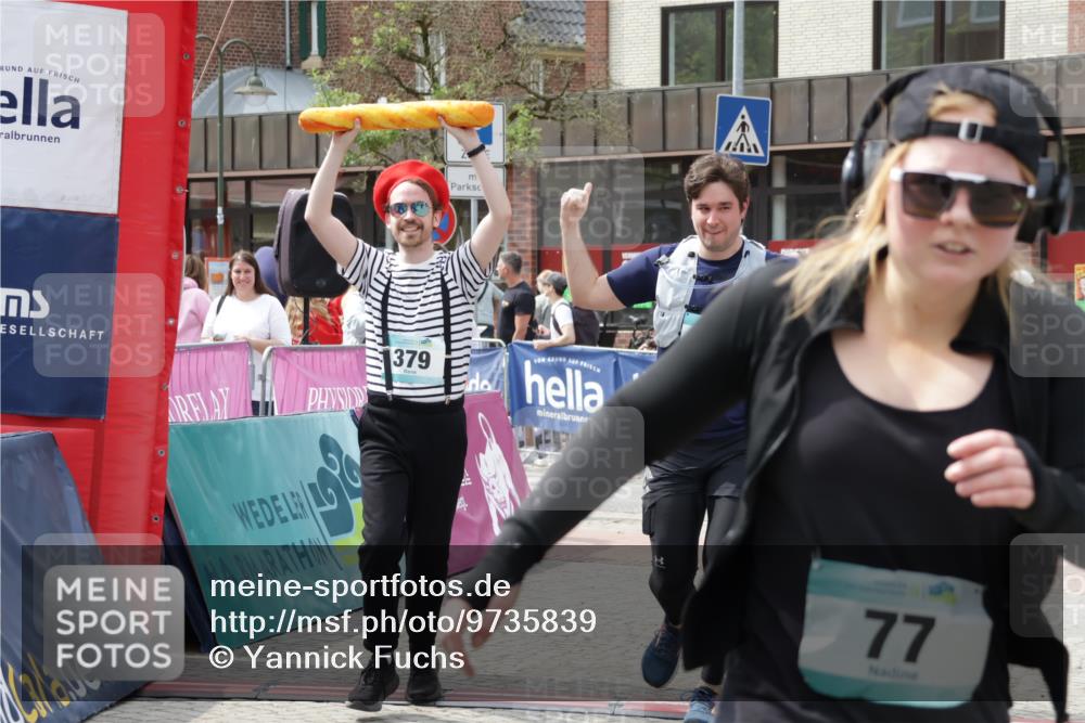 10.05.2026 - 8. Wedeler Halbmarathon Yannick Fuchs http://msf.ph/oto/9735839 10.05.2026 11:58:38 Ziel 77, 379, 380, 879, 2131 meine-sportfotos.de