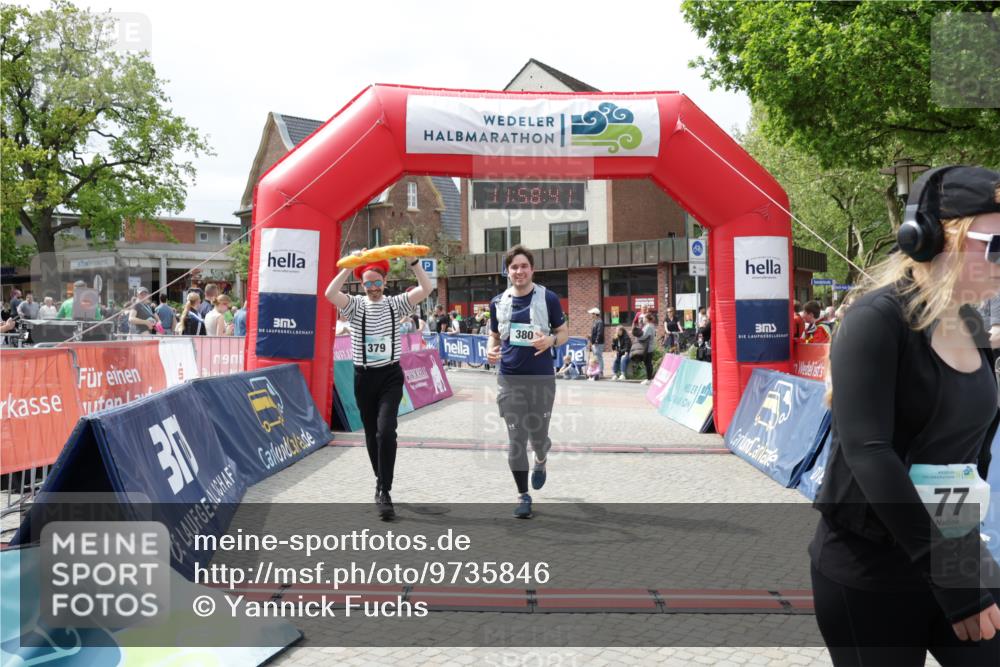 10.05.2026 - 8. Wedeler Halbmarathon Yannick Fuchs http://msf.ph/oto/9735846 10.05.2026 11:58:39 Ziel 77, 379, 380, 879, 2131 meine-sportfotos.de