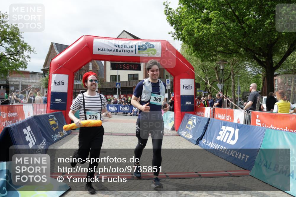 10.05.2026 - 8. Wedeler Halbmarathon Yannick Fuchs http://msf.ph/oto/9735851 10.05.2026 11:58:40 Ziel 77, 379, 380, 794, 879, 901, 2131, 2163, 2169 meine-sportfotos.de