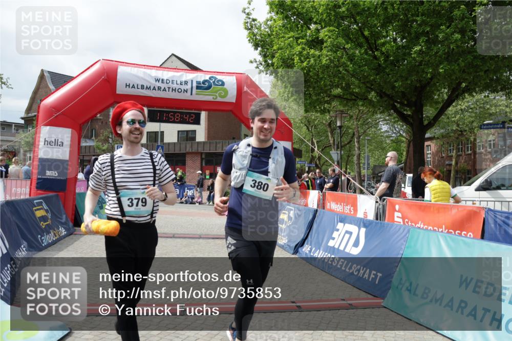 10.05.2026 - 8. Wedeler Halbmarathon Yannick Fuchs http://msf.ph/oto/9735853 10.05.2026 11:58:40 Ziel 77, 379, 380, 794, 879, 901, 2131, 2163, 2169 meine-sportfotos.de