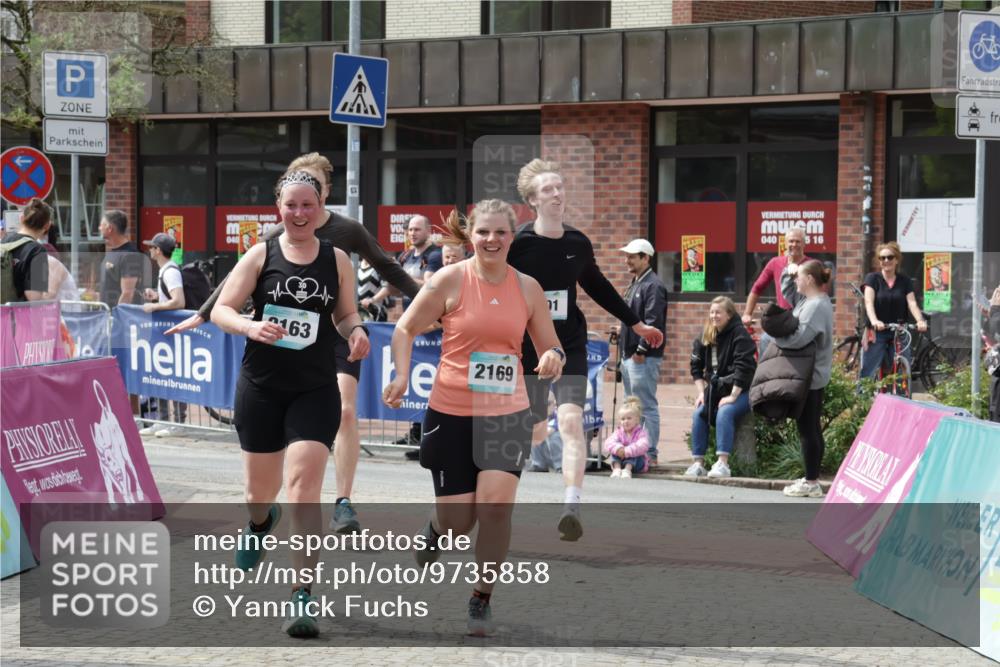 10.05.2026 - 8. Wedeler Halbmarathon Yannick Fuchs http://msf.ph/oto/9735858 10.05.2026 11:58:43 Ziel 136, 379, 380, 794, 901, 2163, 2169 meine-sportfotos.de