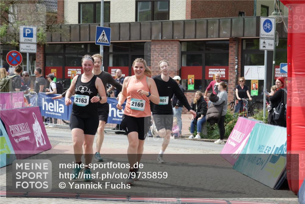 10.05.2026 - 8. Wedeler Halbmarathon Yannick Fuchs http://msf.ph/oto/9735859 10.05.2026 11:58:43 Ziel 136, 379, 380, 794, 901, 2163, 2169 meine-sportfotos.de