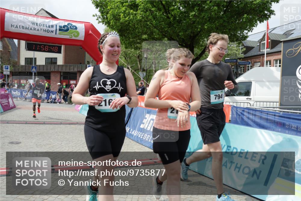 10.05.2026 - 8. Wedeler Halbmarathon Yannick Fuchs http://msf.ph/oto/9735877 10.05.2026 11:58:46 Ziel 136, 794, 901, 2163, 2169 meine-sportfotos.de